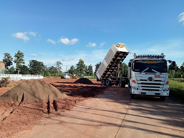 รับถมที่ดินสวนหลวง โทร 095-6161465